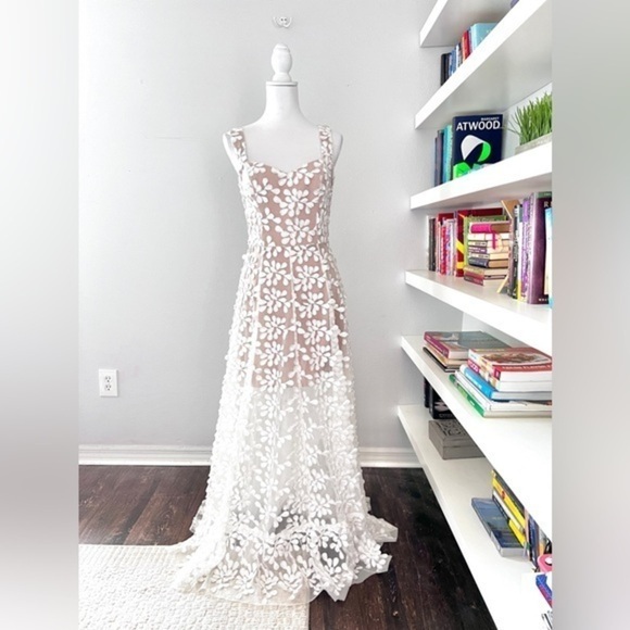 Dress the Population Anabel Semisheer Sweetheart Neck Gown Off White Size M NWT - Picture 1 of 16